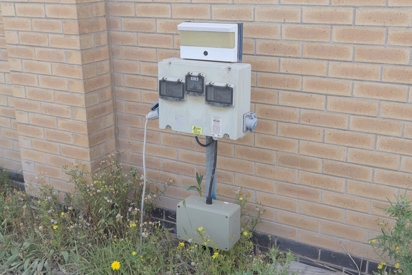 Mejora de servicio eléctrico comercial